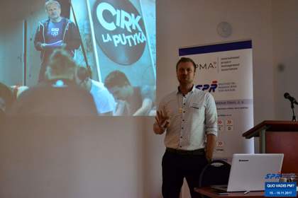 Michal Sikora a jeho přednáška o projektech v umění